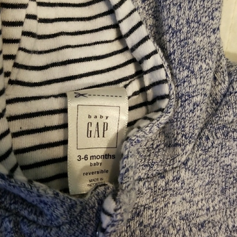Sweaters - Picture 3 of 3